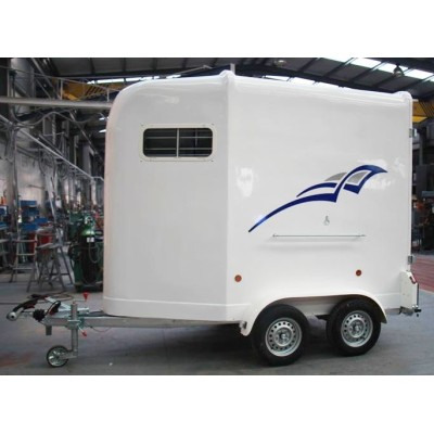 REMOLQUE PARA CABALLOS VAN.