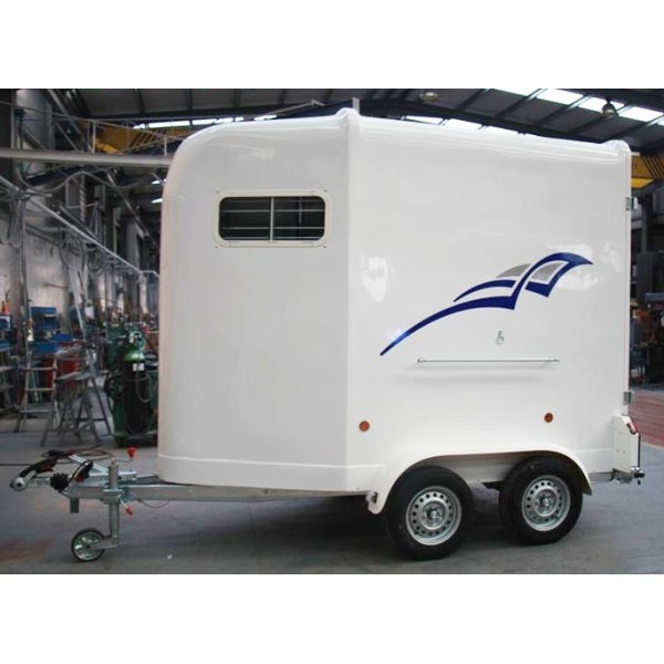 REMOLQUE PARA CABALLOS VAN.