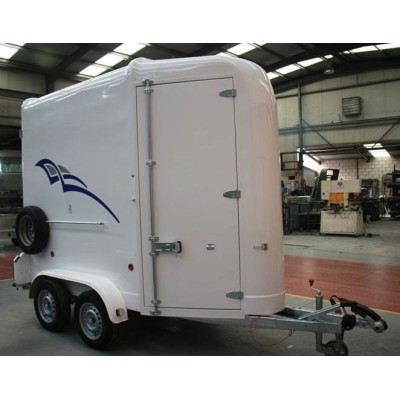 REMOLQUE PARA CABALLOS VAN.