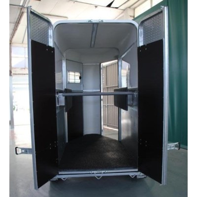 REMOLQUE PARA CABALLOS VAN.