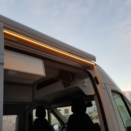Furgoneta camperizada por Taller Camper Duero  leds